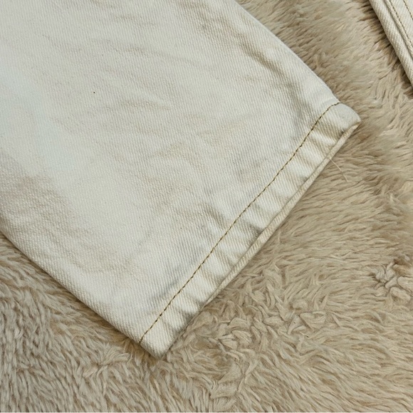 Top Shop | White High Rise Denim 5 pocket, beige stitching Mom Jean Size 28 - Picture 13 of 14